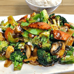 Best Broccoli w. Garlic Sauce in Waterloo, IA